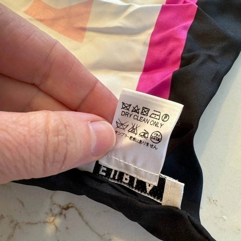 NWOT Furla Silk Made in Italy Printed Scarf Pink Black White Pattern - Picture 2 of 10